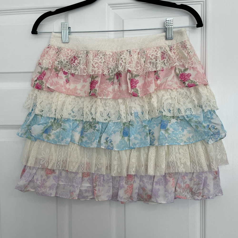 NWT Tiered Floral Lace Mini Skirt in Pastel Multi-Color - Picture 3 of 4